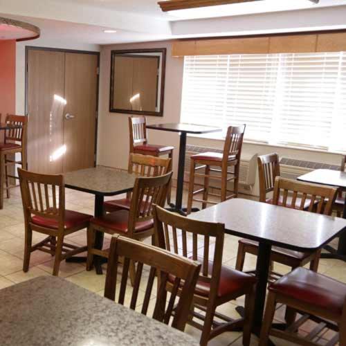 Boarders Inn And Suites By Cobblestone Hotels - Fayette 外观 照片